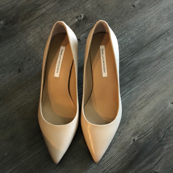 DVF NUDE LEATHER HEELS - Picture 1 of 4